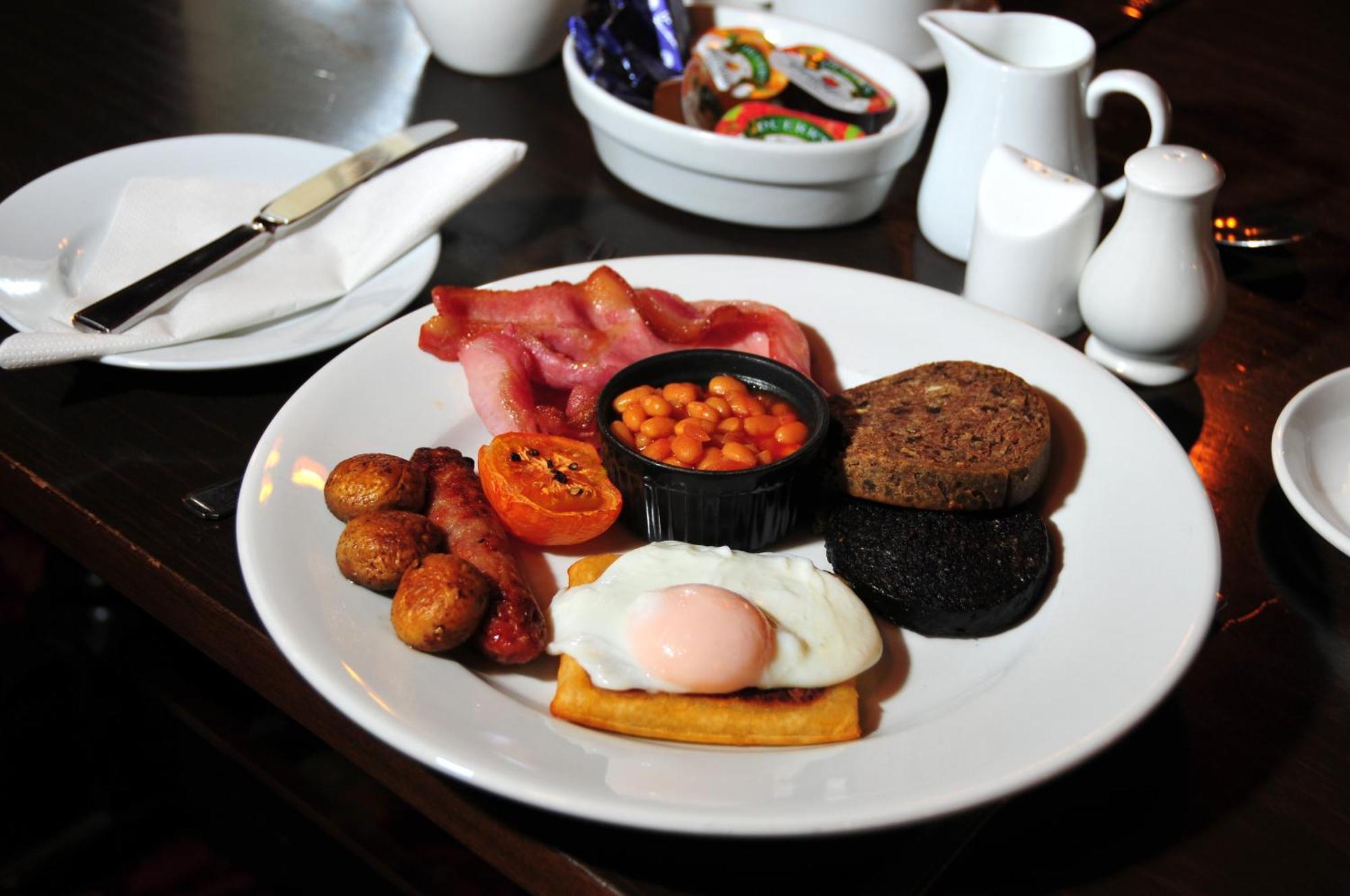 Schiehallion Hotel Абърфелди Екстериор снимка